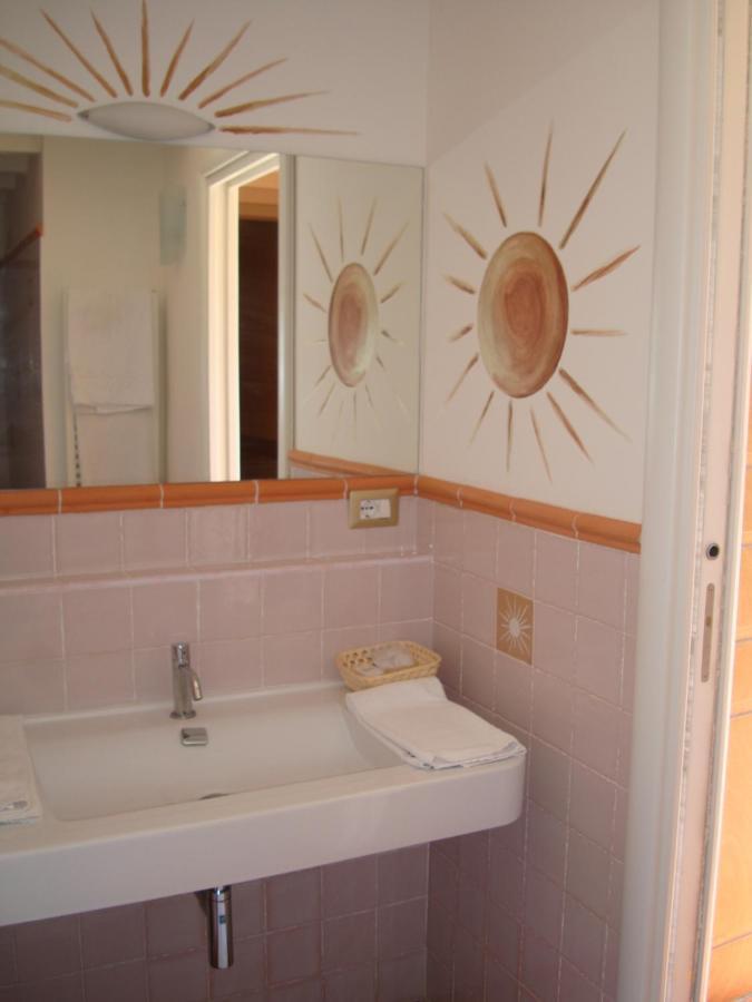 Country Resort Capo Nieddu Santa Caterina Di Pittinuri (Sardinia) Quarto foto